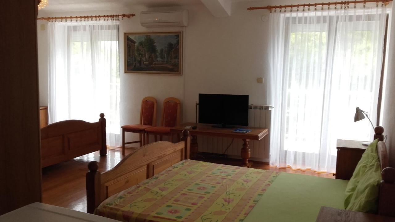 Villa Mateja Donji Okrug  Exteriör bild
